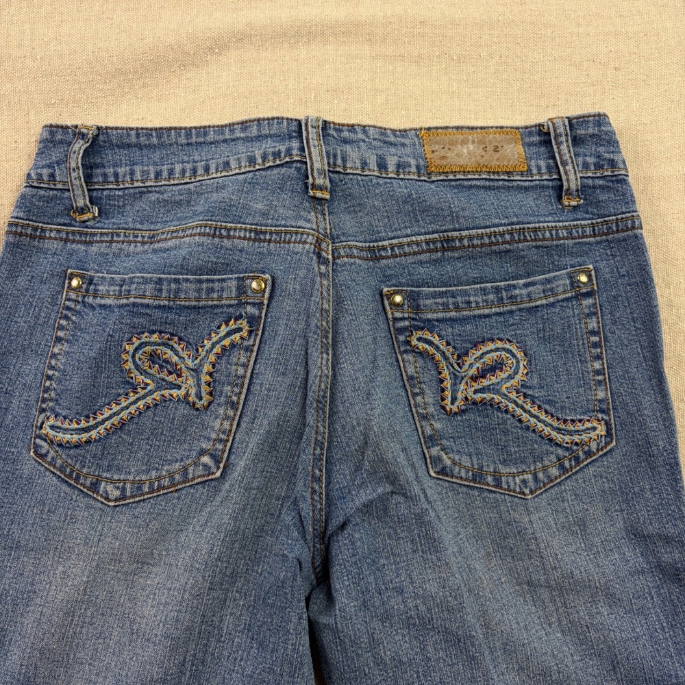 Rocawear Denim Jeans Womens 5 Blue Embroidered Back Pockets Flare Mid Rise